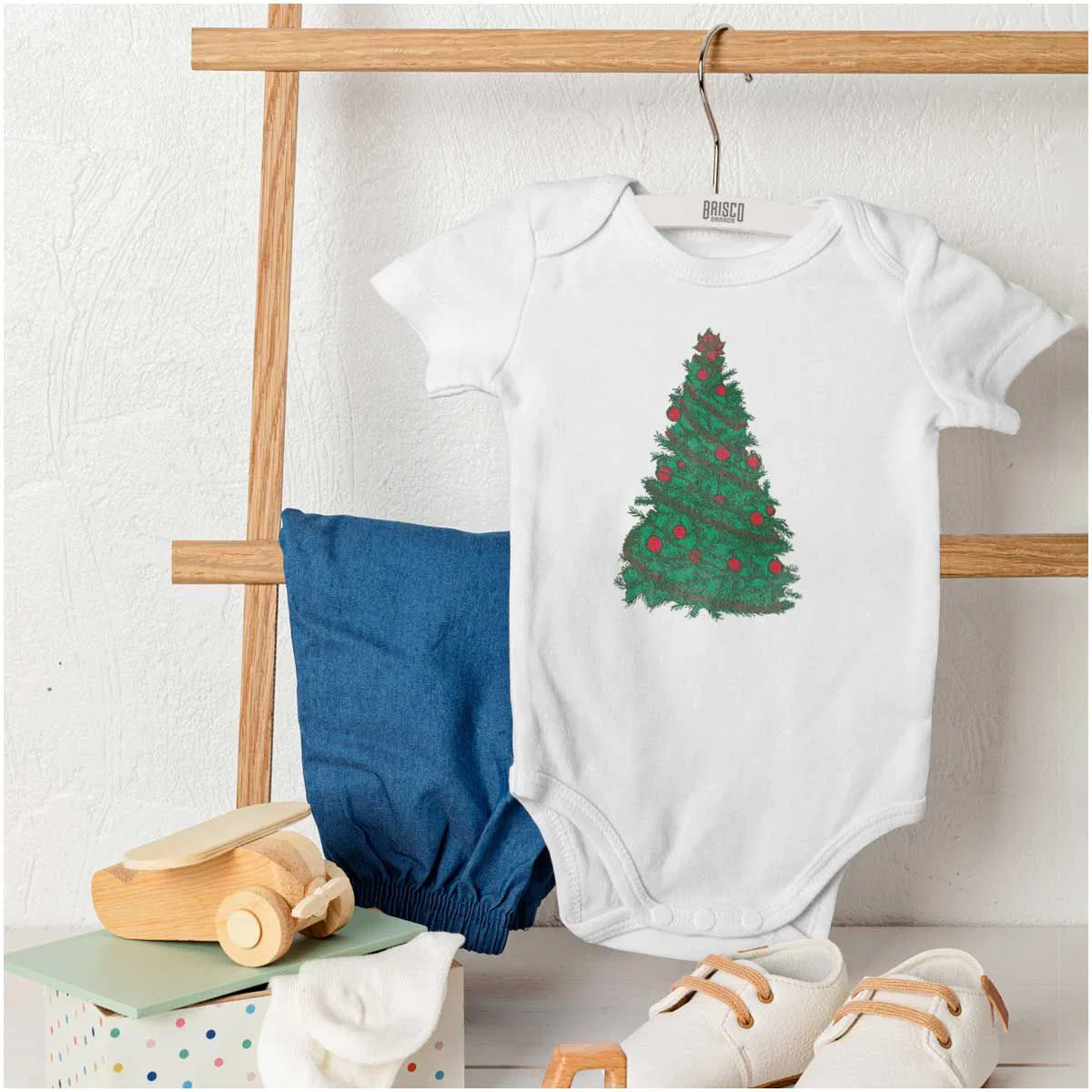 Детское боди-комбинезон с принтом Classic Vintage Christmas Tree Brisco Brands, White — фото 4