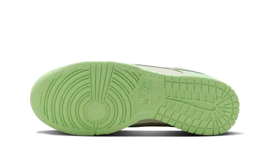 Детские кроссовки с низким силуэтом Dunk Low SE Next Nature Nike, Sea Glass — фото 2