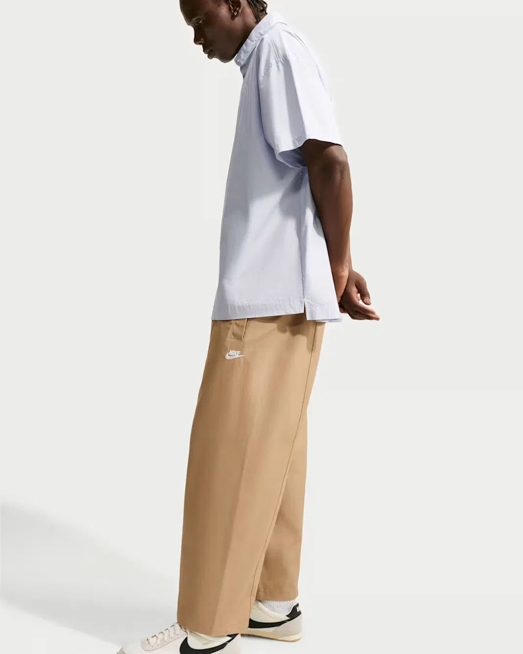 Мужские брюки-кроссовки Nike Club, Parachute Beige/White — фото 4