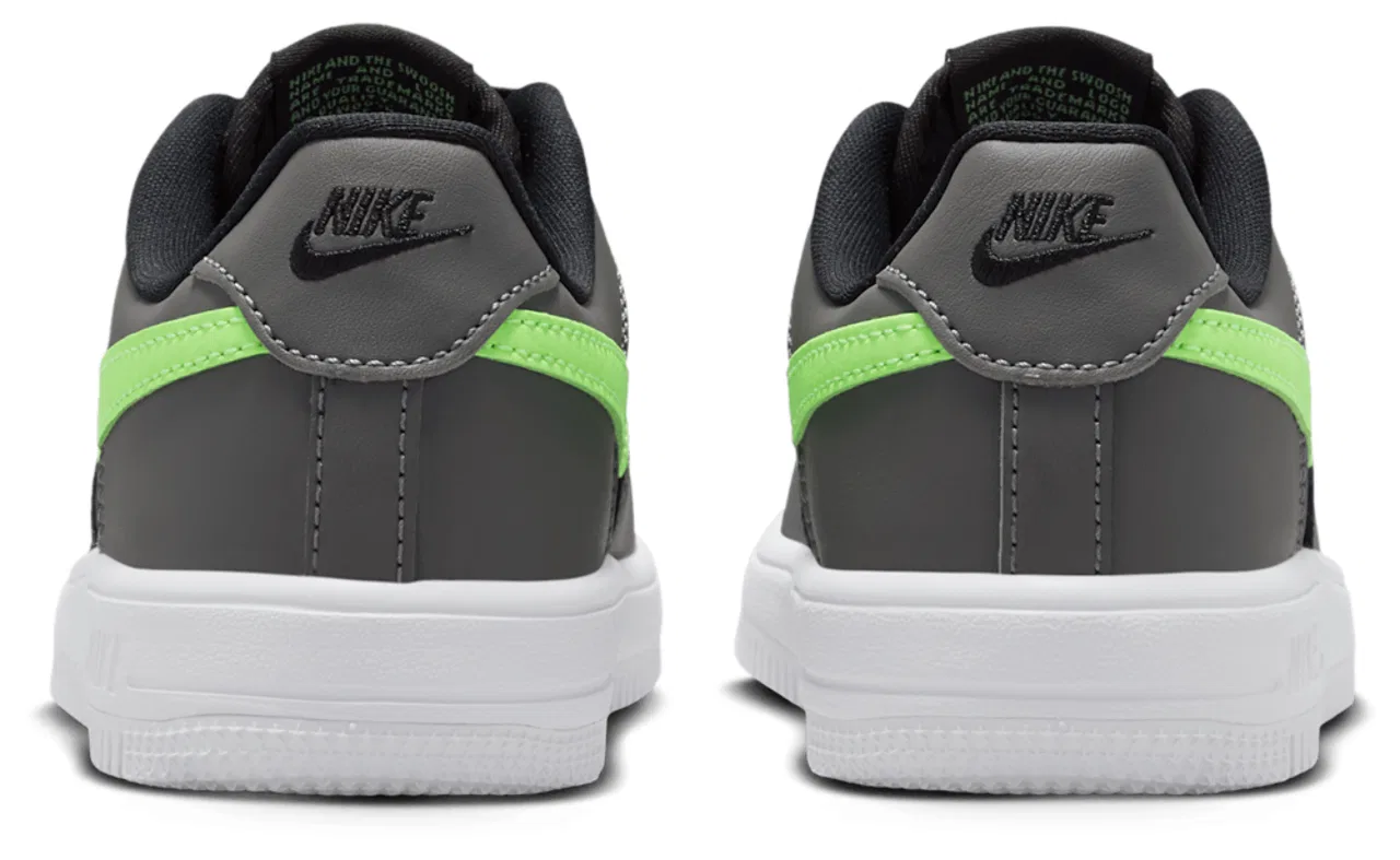 Кроссовки для мальчиков Nike Air Force 1 Low Lace, цвет Black/Smoke Grey/Lime Blast — фото 3