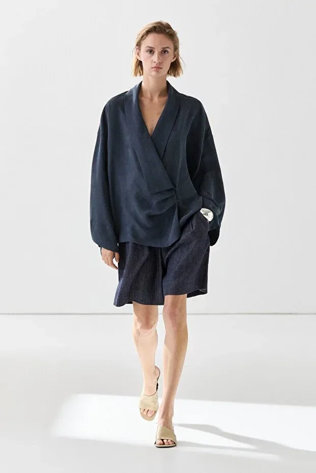 Женская блузка с длинным рукавом Double-Breasted Draped Blouse With Gathered Details Massimo Dutti, Dark Lacquer