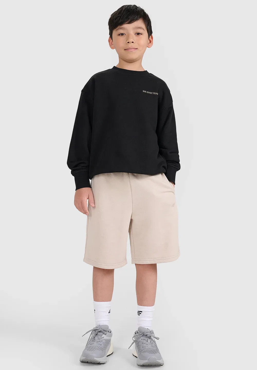 Spodenki dresowe chłopięce - размер 122 (6-7 лат) - спортивные шорты 4F, Beige