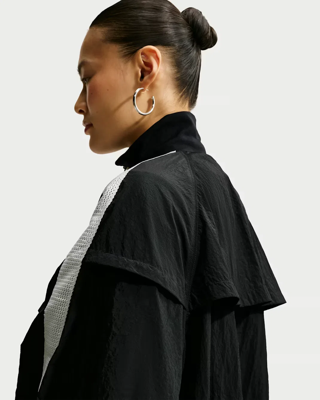 Женская спортивная куртка свободного кроя "баллон" Nike Sportswear, Black/Sail/Black — фото 2