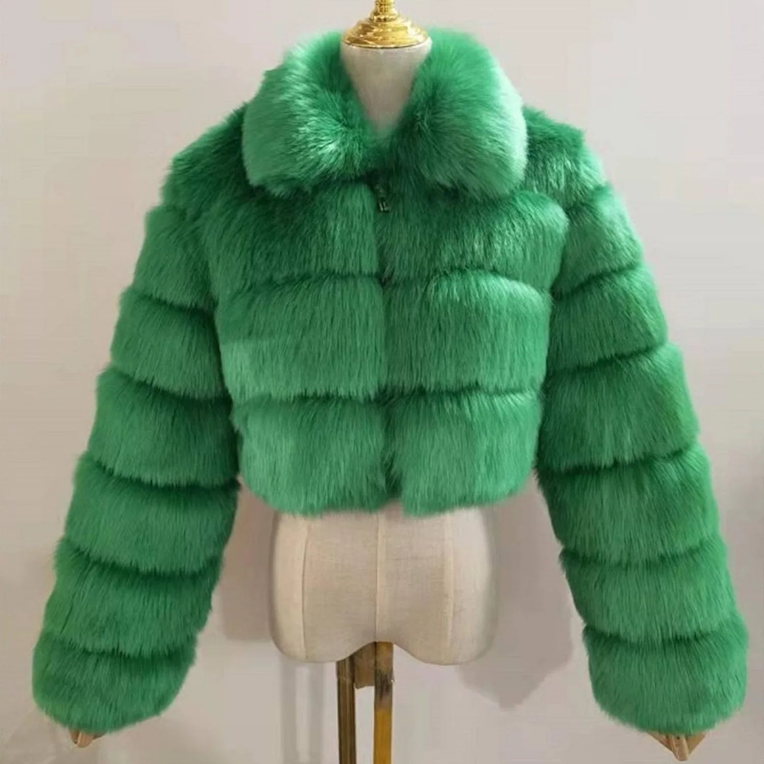 Женская куртка из искусственного меха с коротким рукавом, на молнии, утепленная, Verde — фото 3