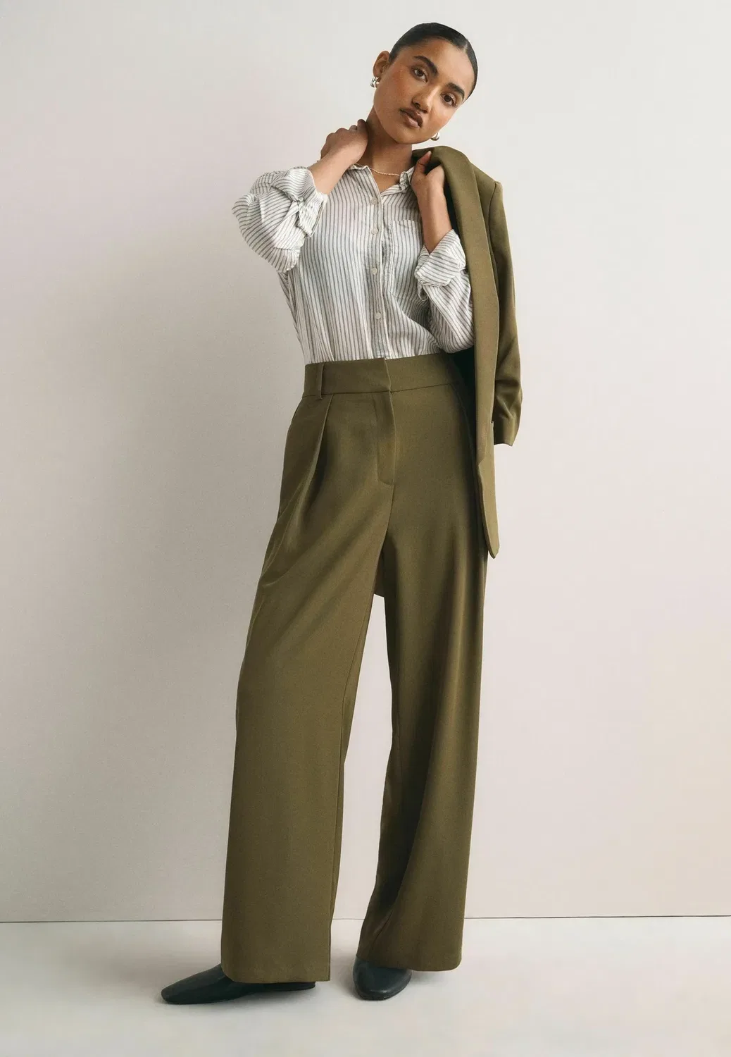 Брюки с широкими штанинами и эластичным поясом, крой для высоких Next, Olive Green — фото 2