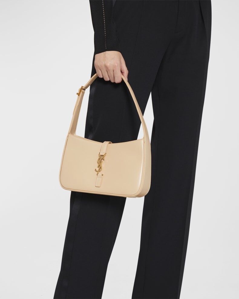 

Сумка-хобо SAINT LAURENT Le 5 À 7 hobo bag, бежевый