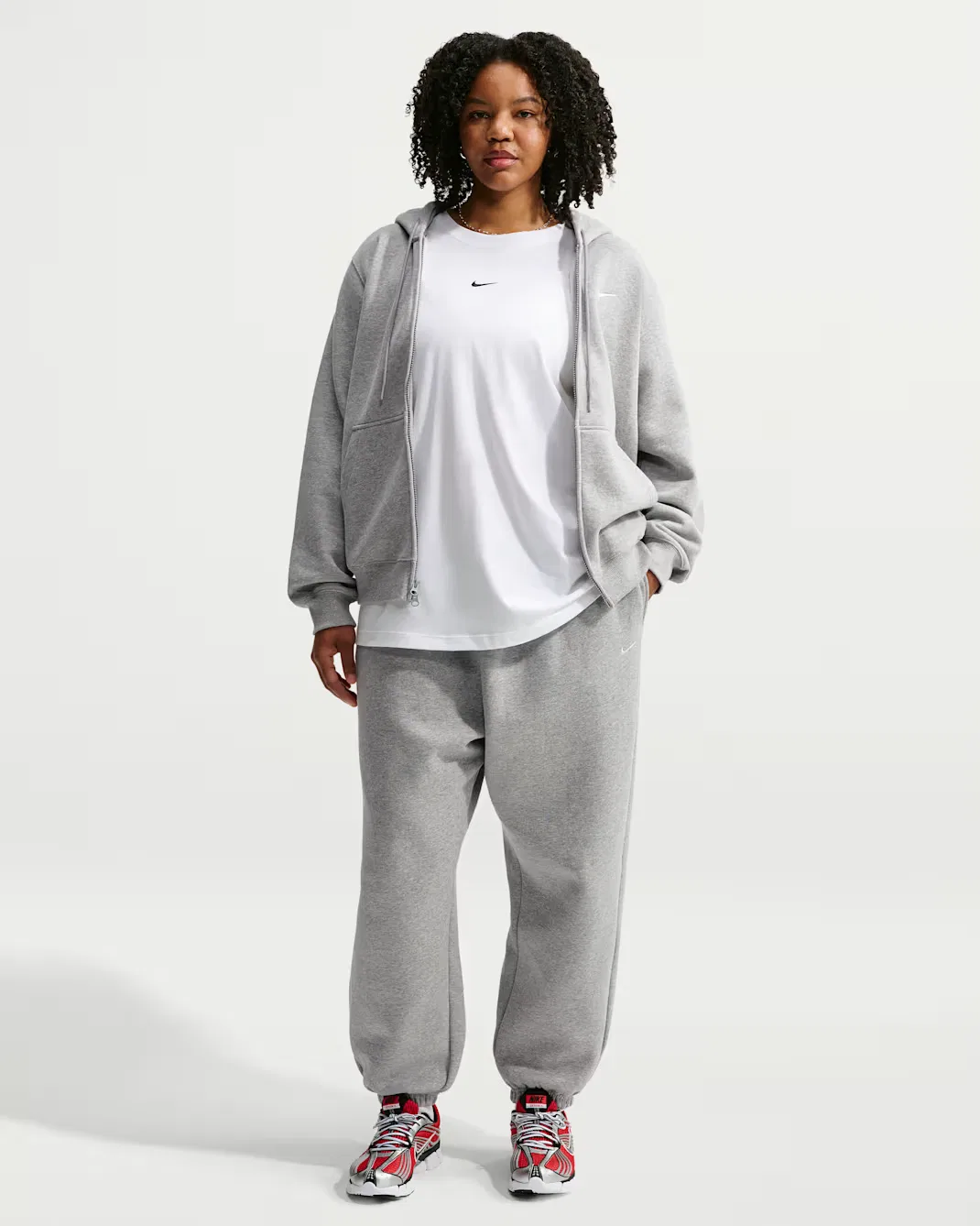 Женские брюки оверсайз с высокой посадкой и манжетами Nike Studio Fleece Medium Weight, Dark Grey Heather/Sail