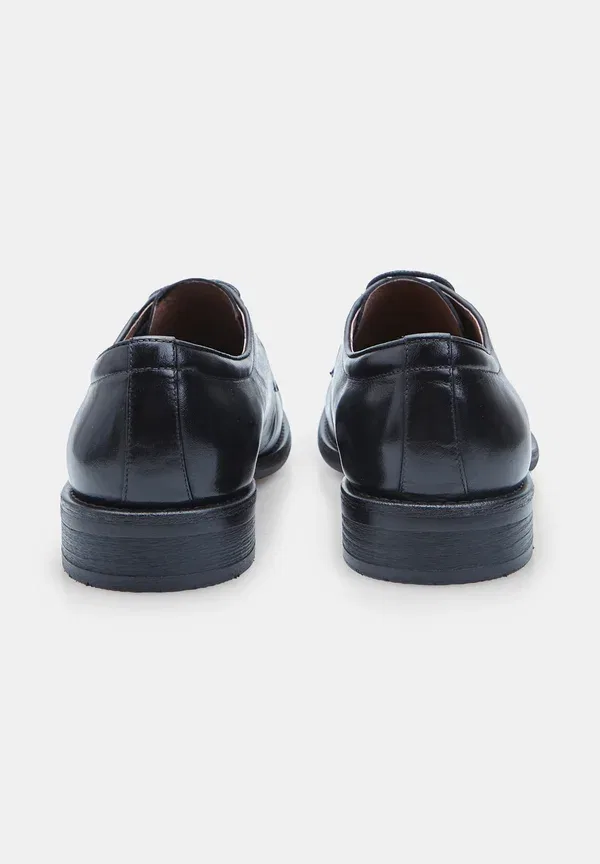 Кроссовки Bata Smart lace ups, черный — фото 4