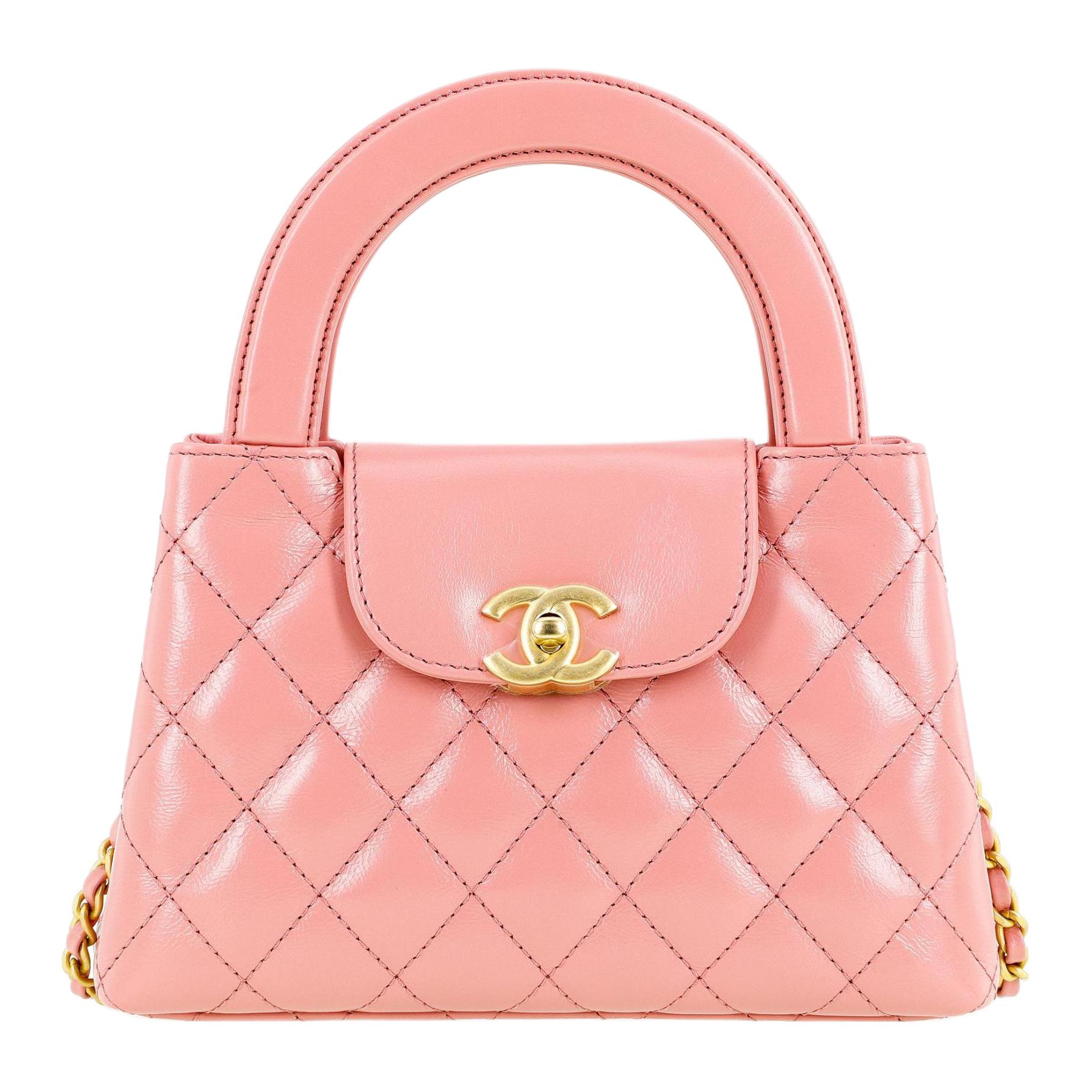 

Мини-сумка через плечо из телячьей кожи Chanel кораллово-красная