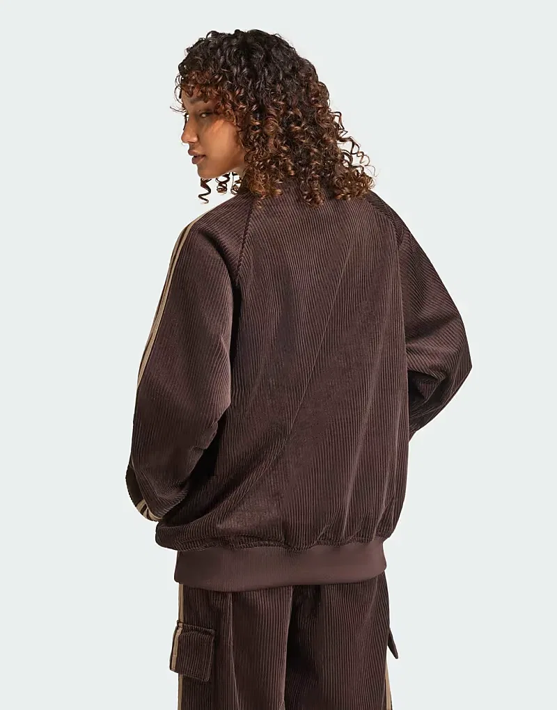 Спортивная куртка Adidas Originals Corduroy sst oversized в цвете Aurora Coffee/Khaki Six — фото 3