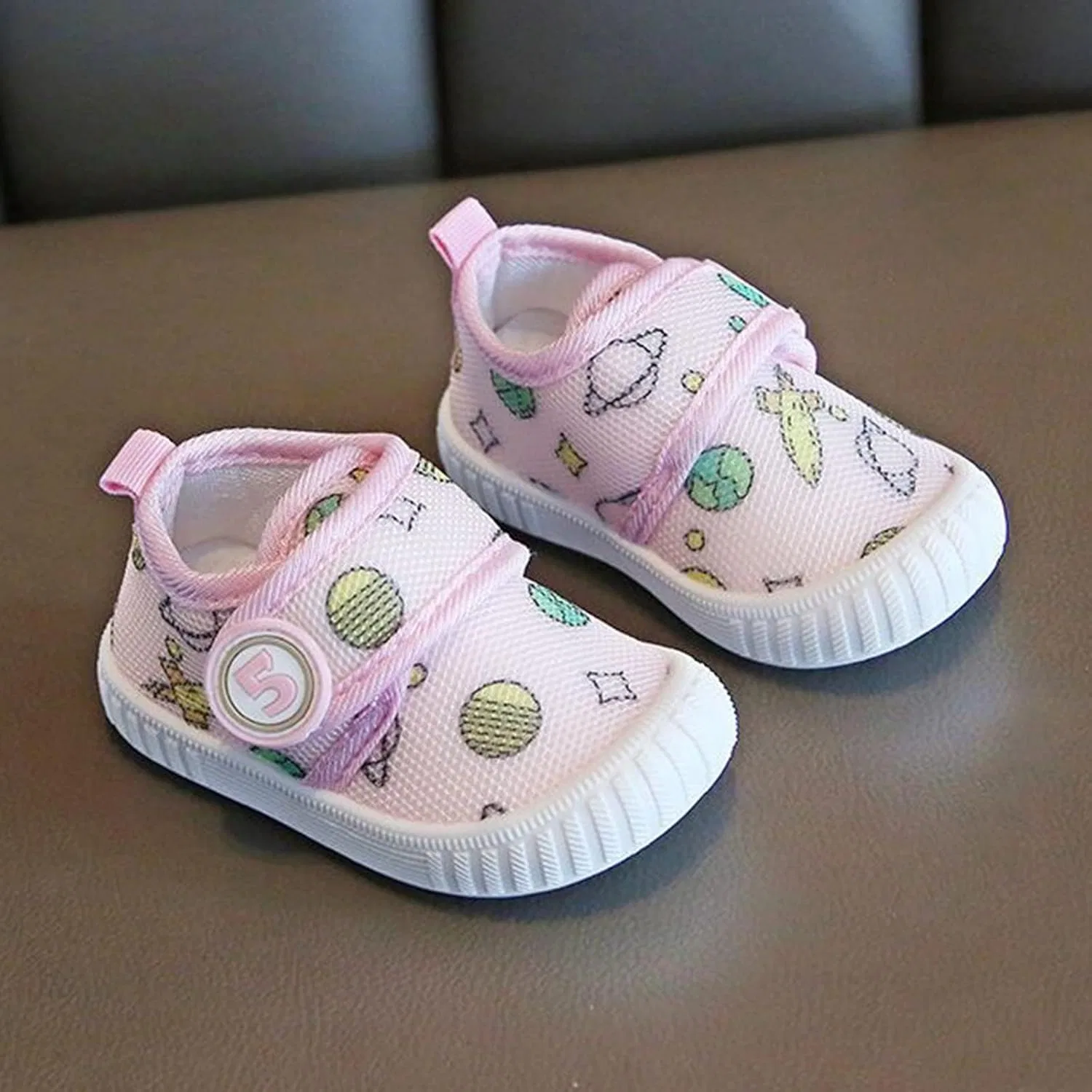 Детские кроссовки для девочек с нескользящей подошвой Calling Shoes, Pink — фото 4