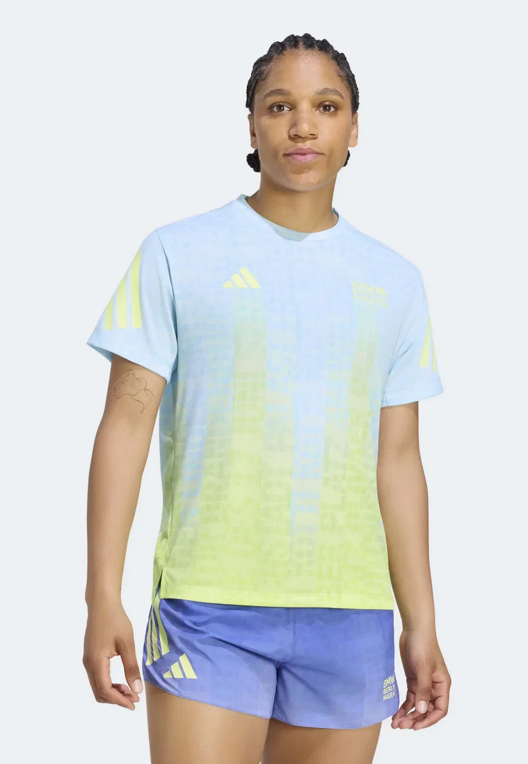 Ber26 aop tee w - спортивная футболка Adidas Performance, Crystal Sky/Frozen Lemon