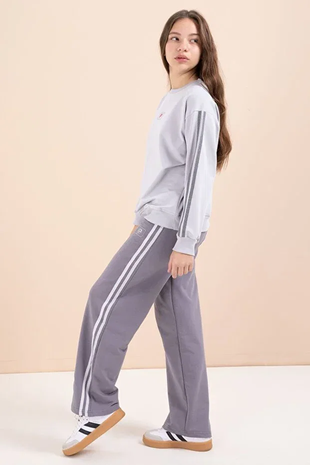 Детский комплект спортивного костюма для девочек с принтом Gray Striped Detail Wide Leg Embroidered Girls Oversized Tracksuit Set Cansın Mini, Gray — фото 4