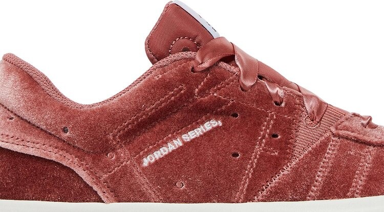 Кроссовки Wmns Jordan Series.05 SE Low Rose Velvet, розовый — фото 2