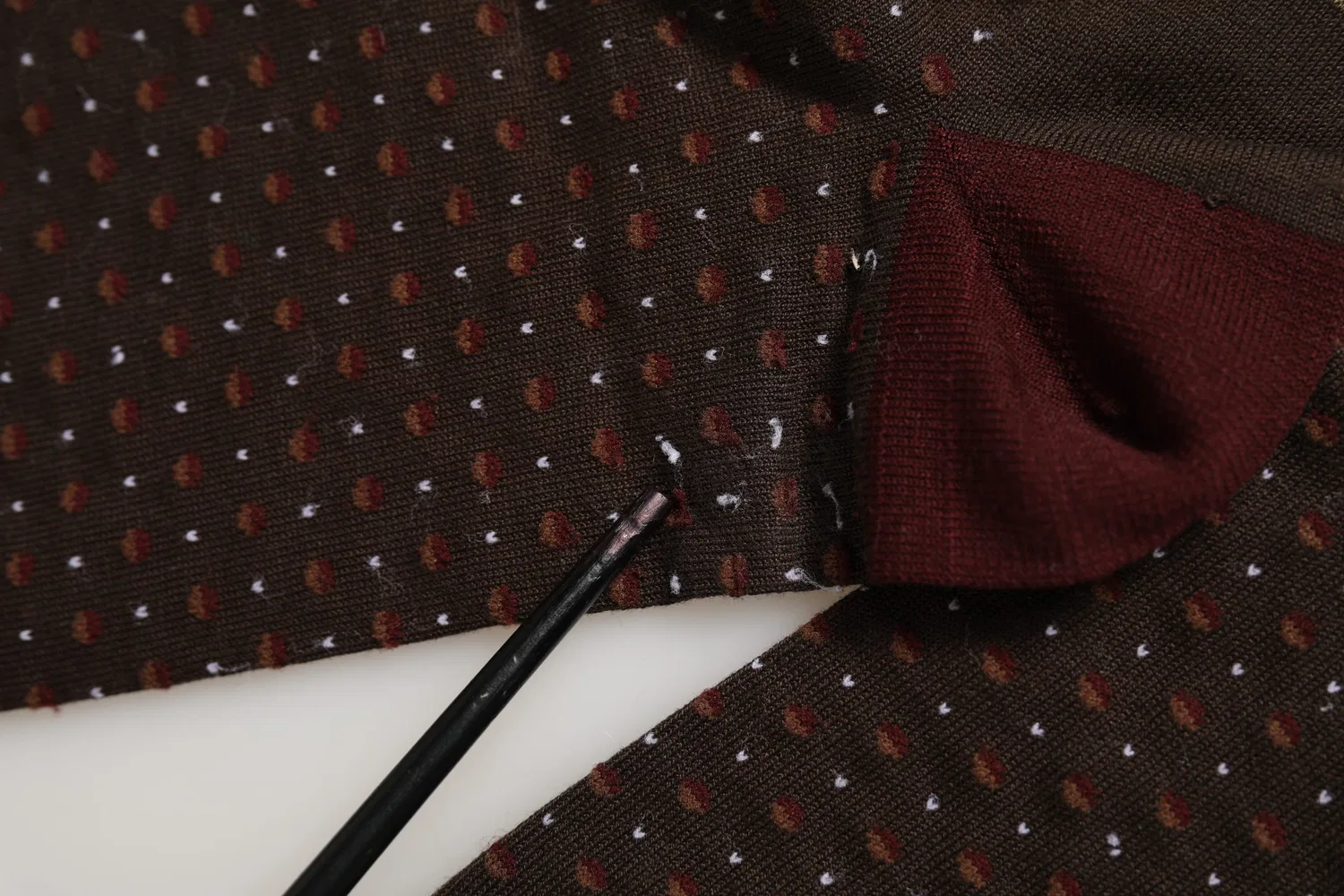 Мужские носки с точечным узором до колена Maroon Dotted Wool Dolce & Gabbana, Maroon