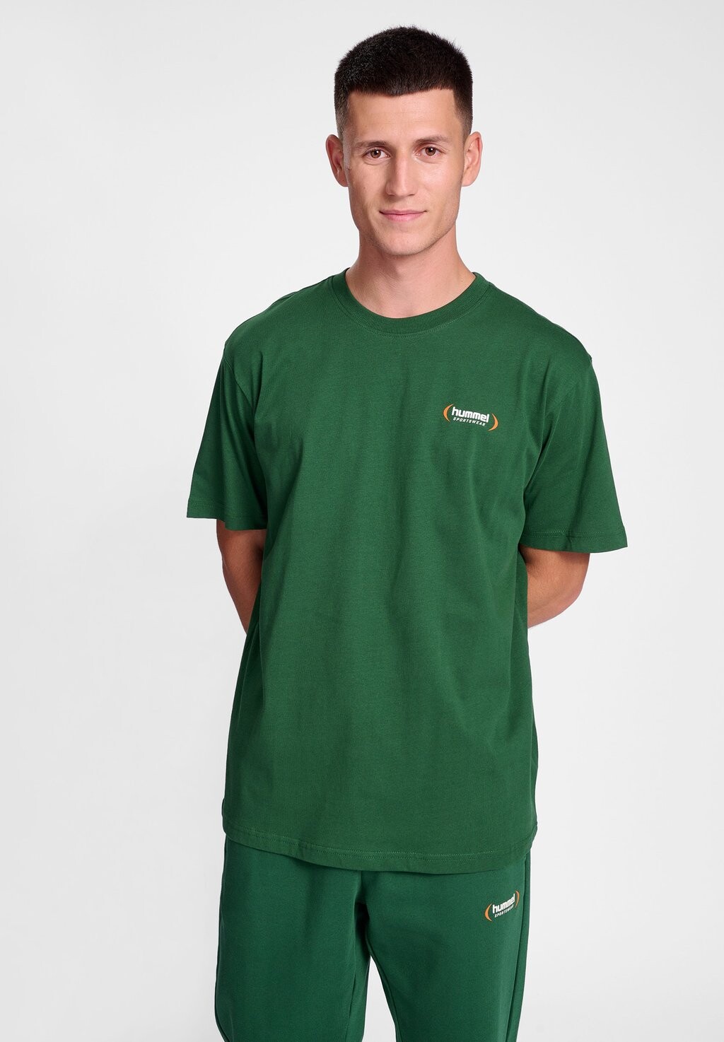 

Базовая футболка FELIX LOOSE TEE Hummel, цвет dark green