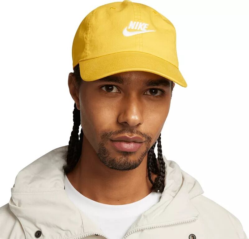 

Шапка Nike Club Futura