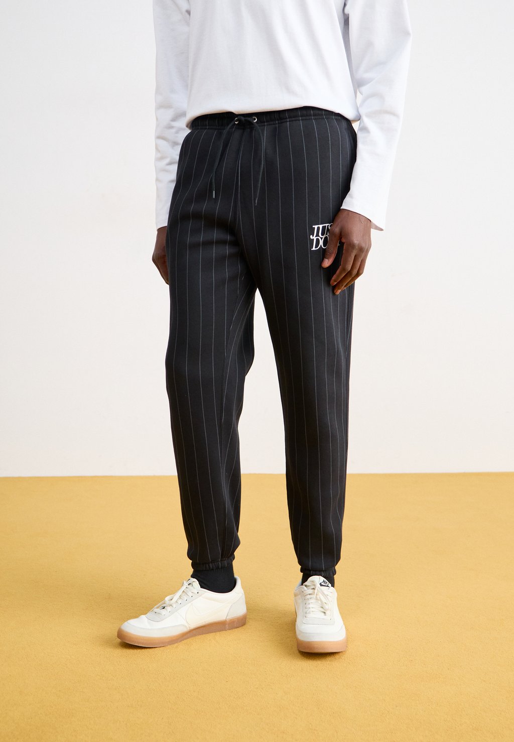 

Спортивные брюки CLUB CUFF PANT Nike Sportswear, черный