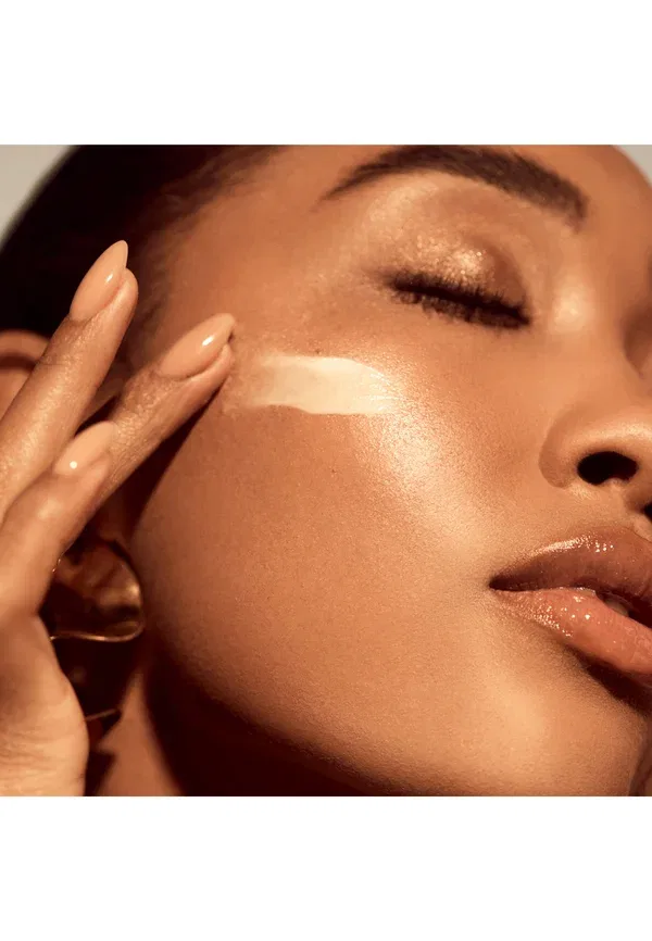 Крем увлажняющий Banana Bright+ Instant Glow Moisturizer Olehenriksen, 50 мл — фото 2