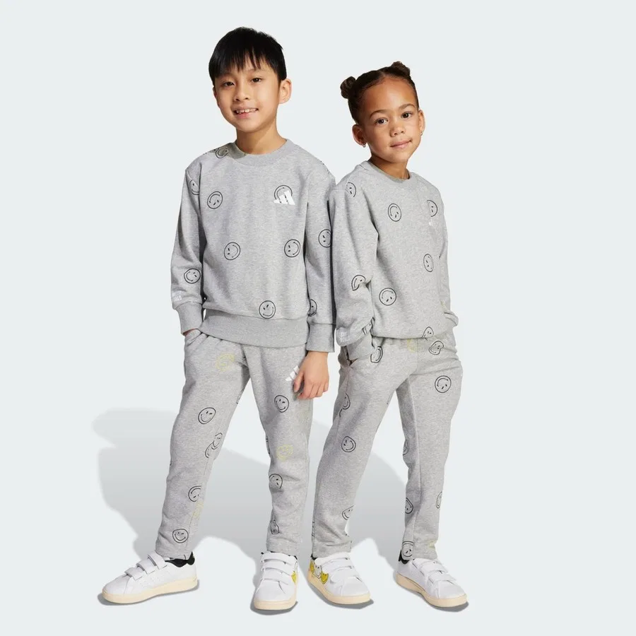 Детский спортивный комплект с принтом Smiley World, adidas X Smileyworld Summerset Kids, Серо-белый