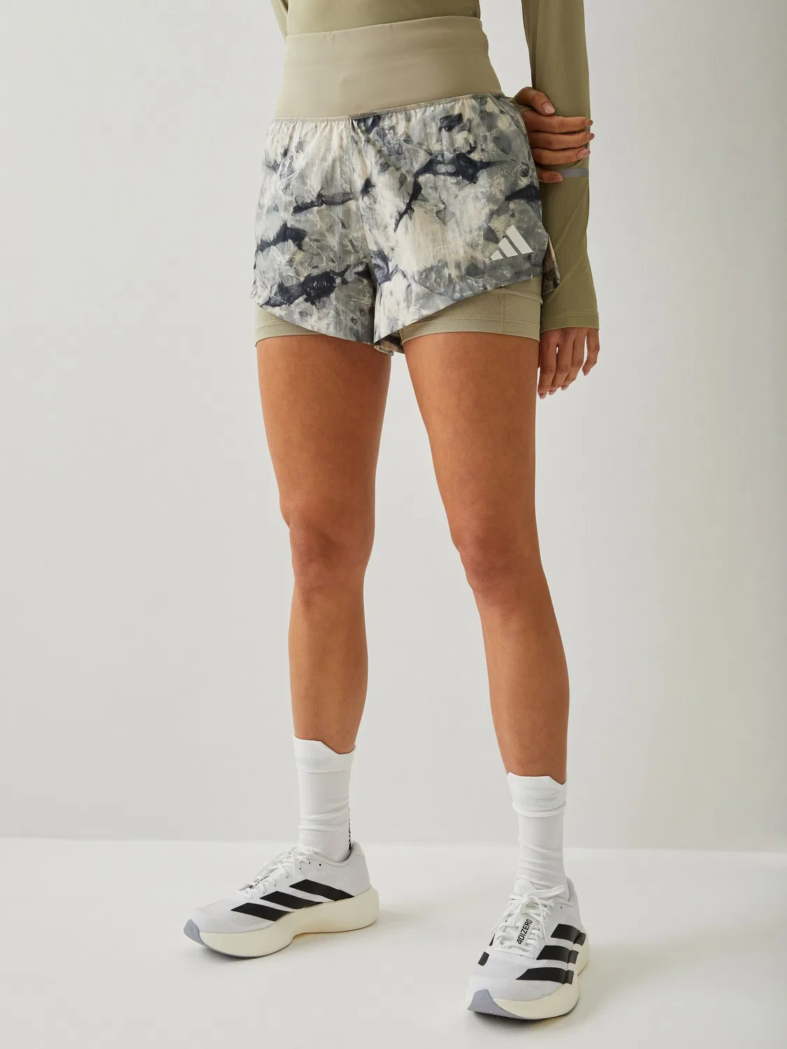 Шорты 2-в-1 adi365 Spray Dye adidas, серый/черный