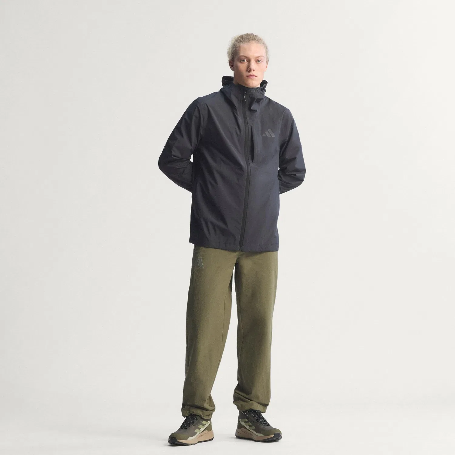 Мужская дождевик с технологией Climaproof Terrex Multi 2.5 Layer Adidas, Schwarz — фото 3