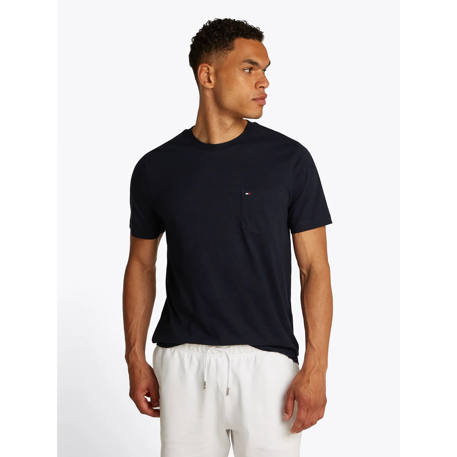 Мужская хлопковая футболка с нагрудным карманом Essential Solid Pocket Tee Tommy Hilfiger, Desert Sky — фото 3