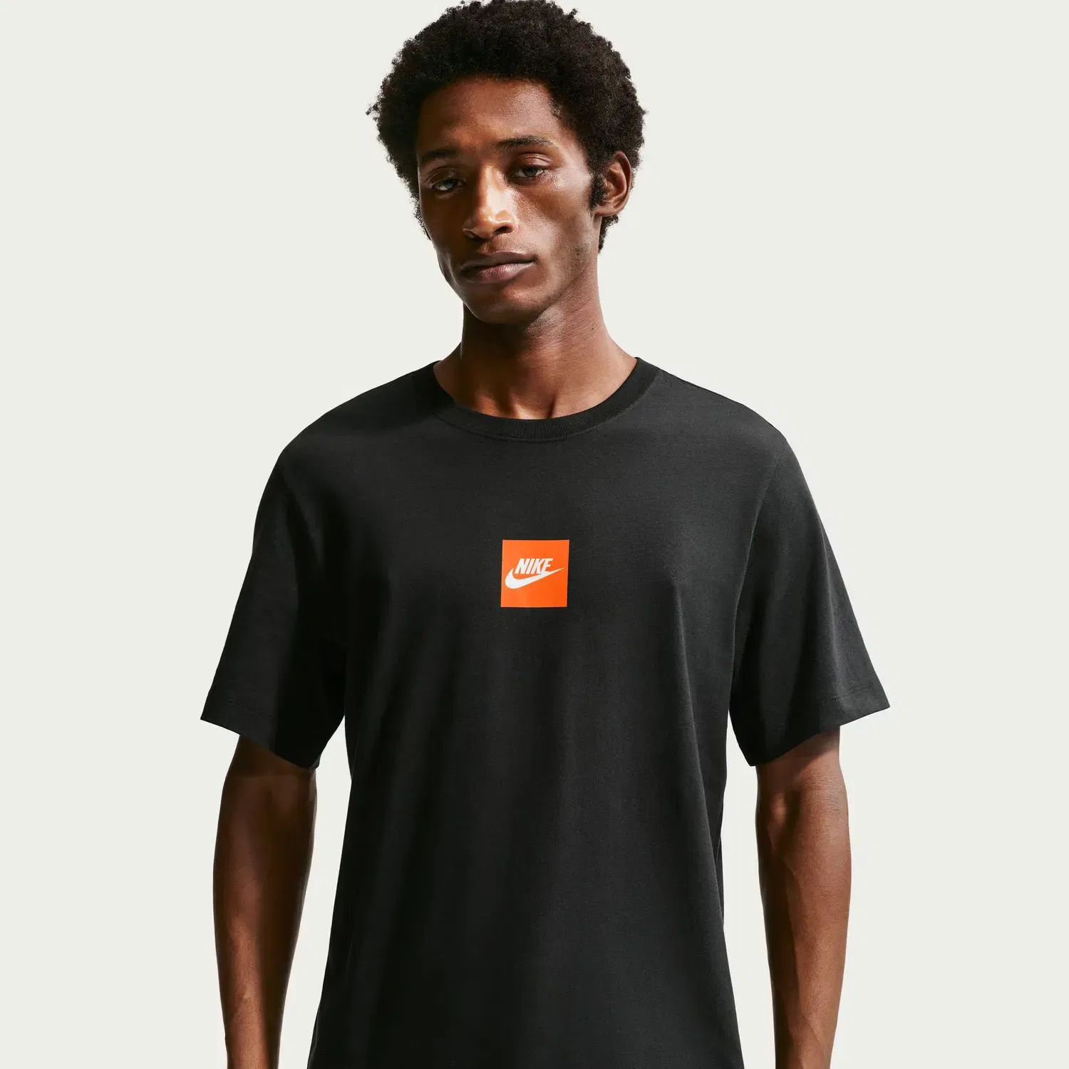 Мужская футболка свободного кроя Nike Sportswear Essential, Nike, Negro — фото 3