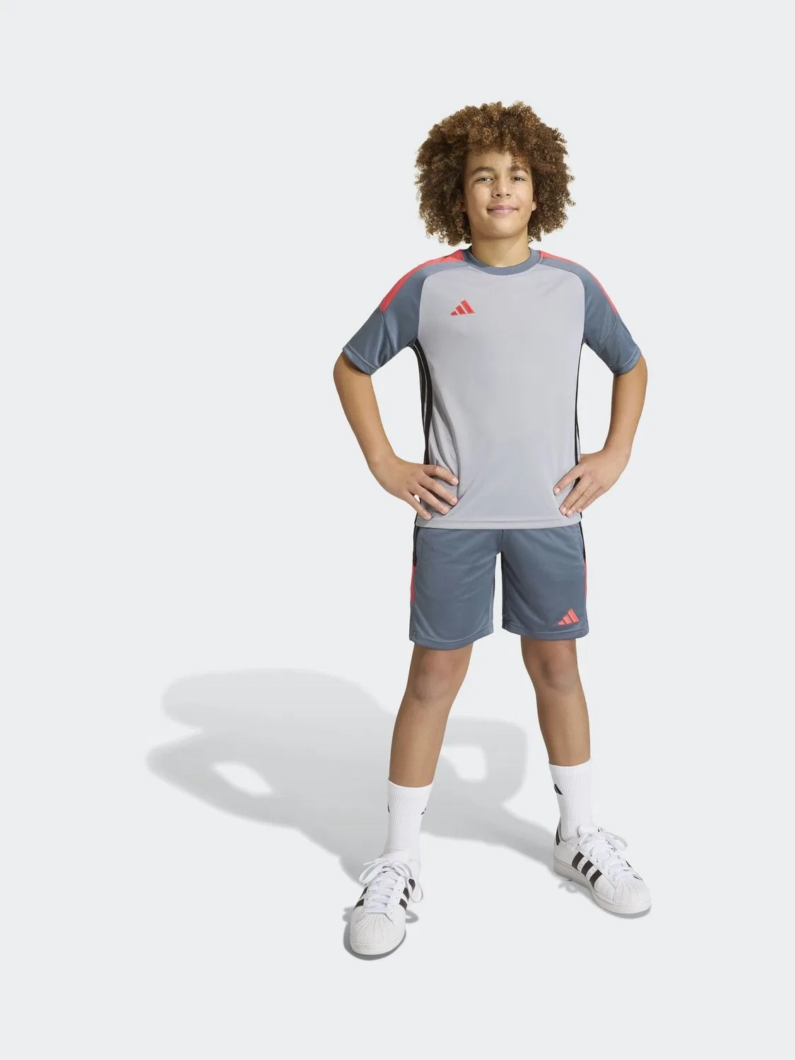 Футболка Tiro 26 Essentials adidas, серый — фото 3