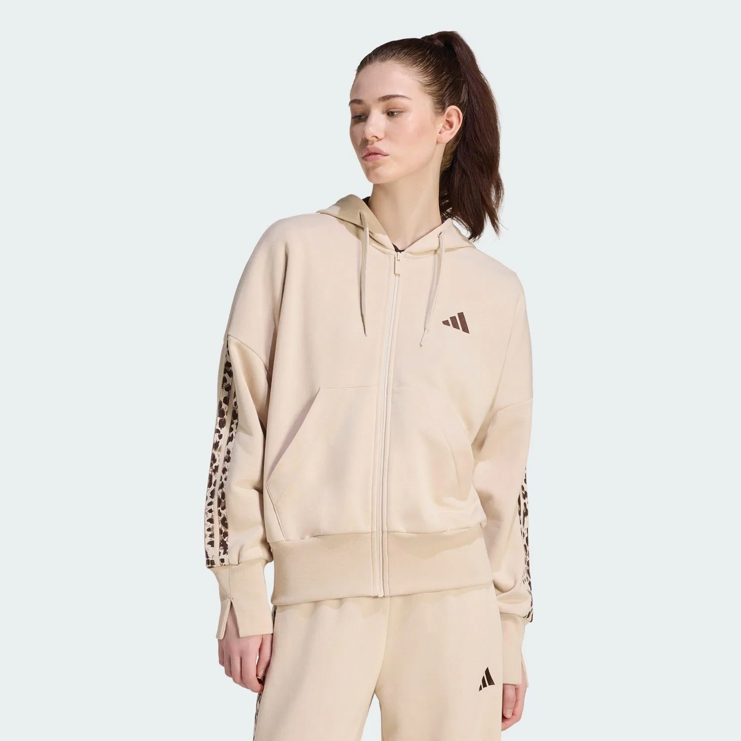 Женское худи с принтом Seasonal Essentials 3-Streifen Kapuzenjacke Adidas, Cremefarben Bunt Khaki