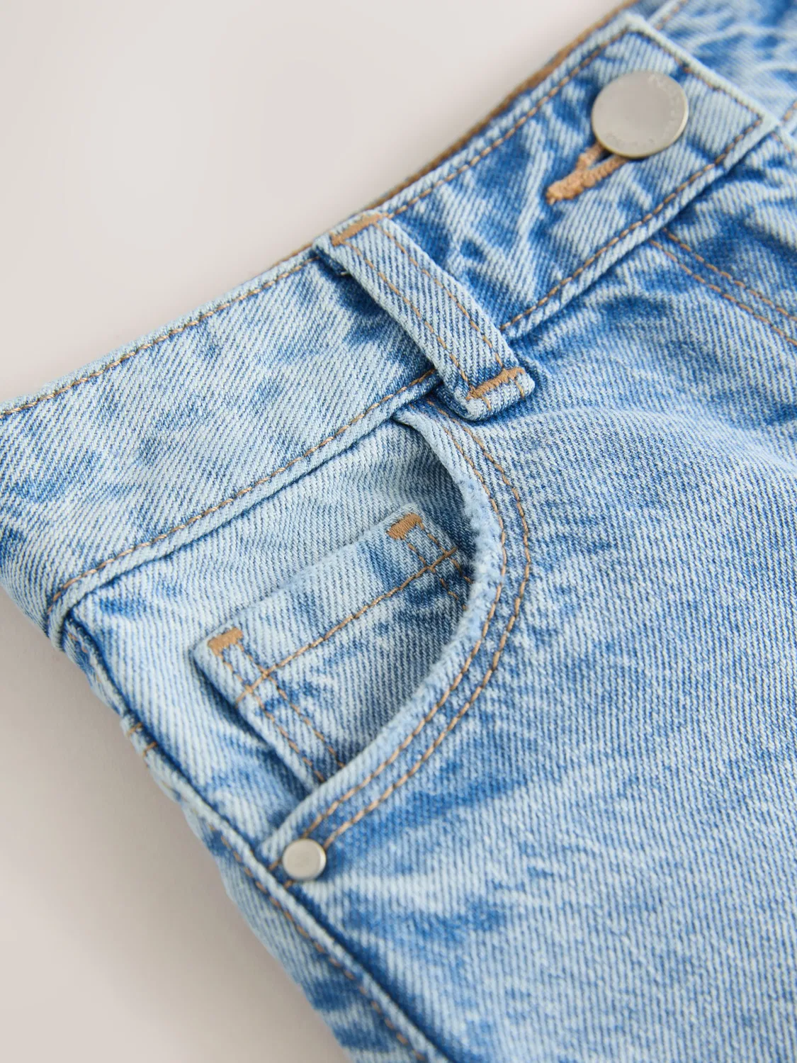 Шорты джинсовые с бахромой Mid Blue Longer Length Frayed Edge Denim Shorts Next, средний синий — фото 4