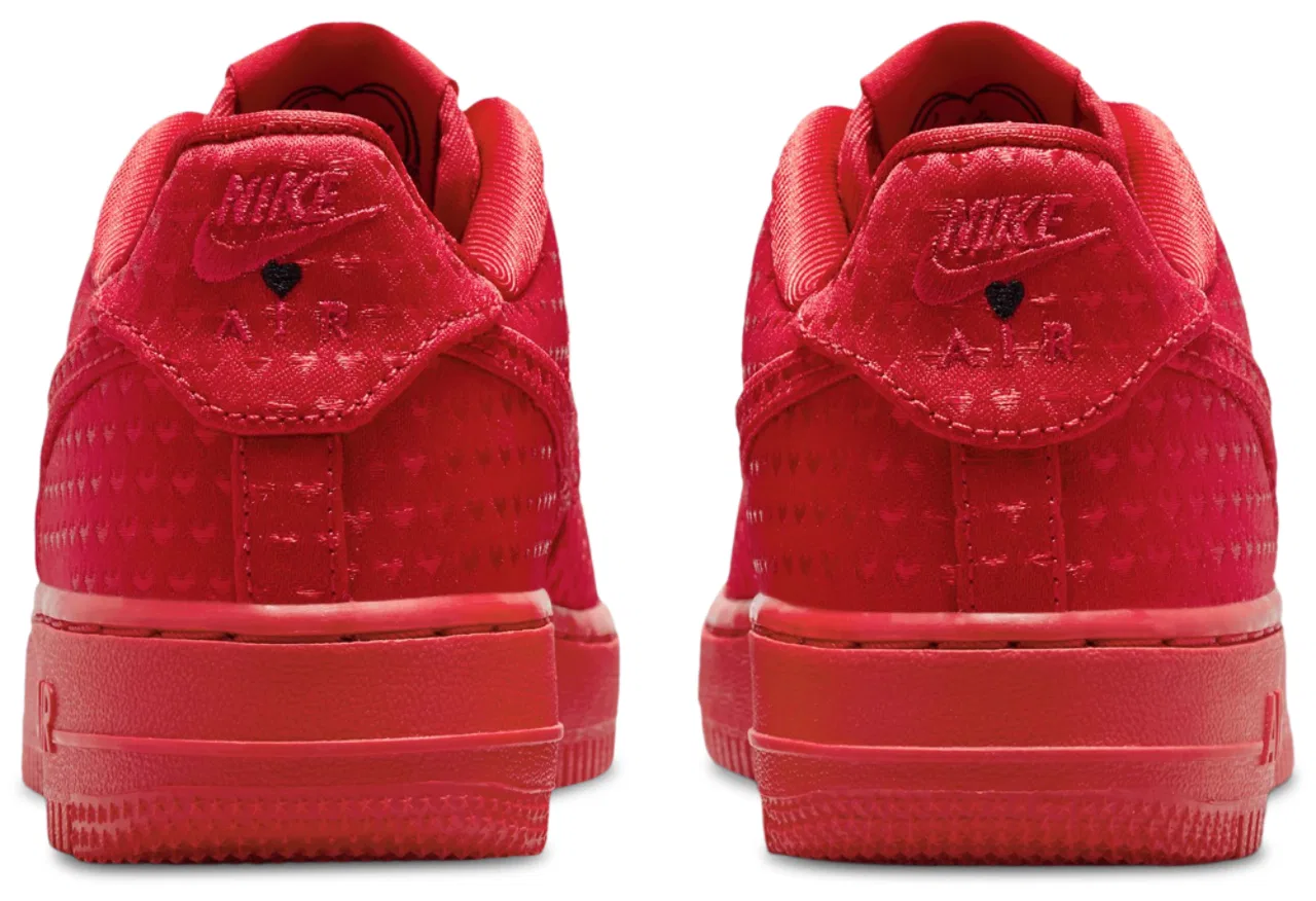 Кроссовки для мальчиков Air Force 1 Vday Nike, цвет University Red/Black — фото 3