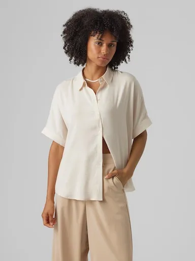 

Vero Moda блузка с короткими рукавами "VMKATRINE S/S OVERSIZED SHIRT WVN NOOS", цвет Birch