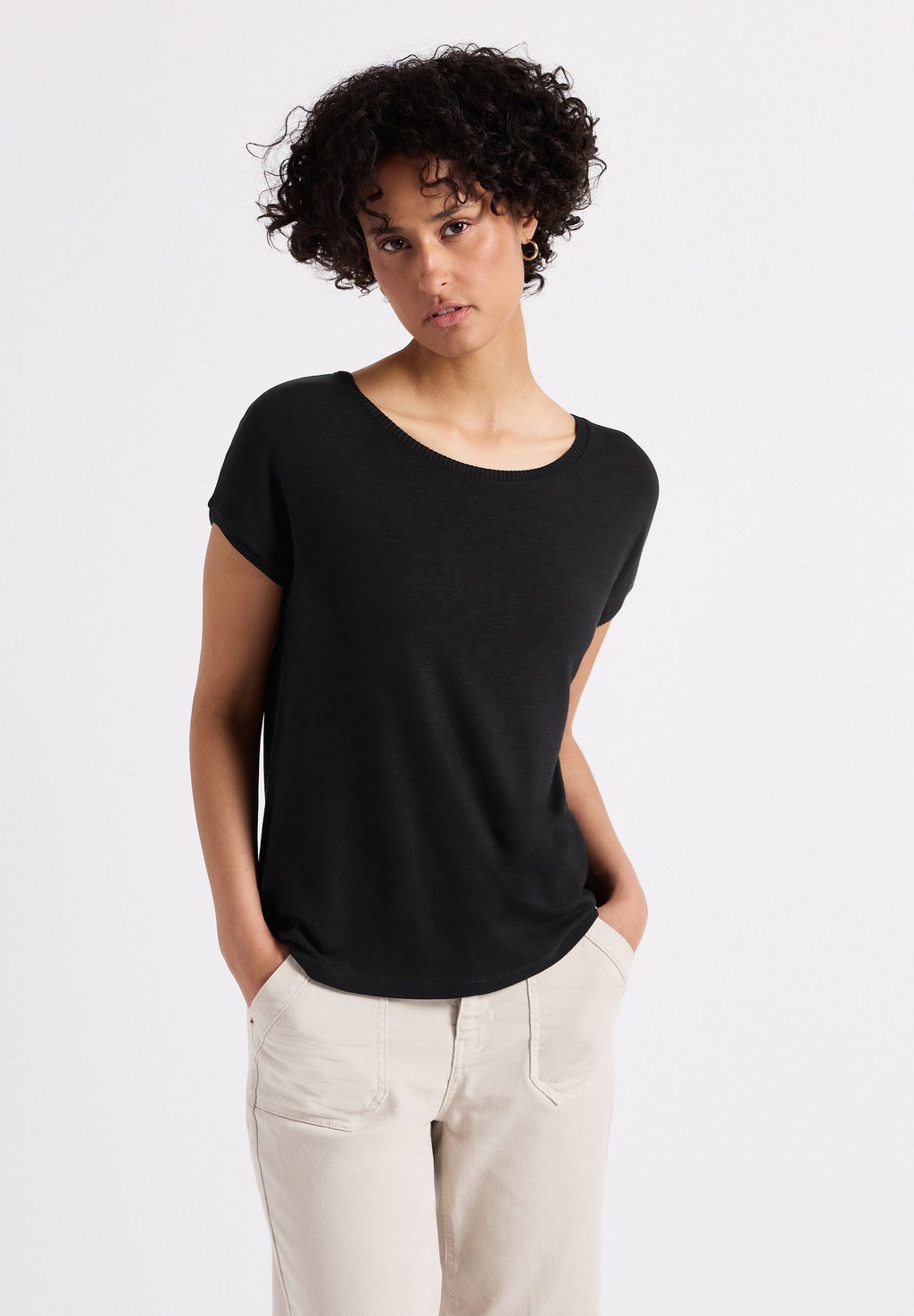 

Базовая футболка LOOK Street One, черный