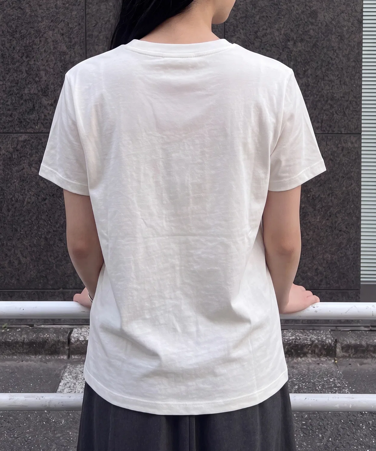 Женская футболка с принтом TOMMY JEANS FLAG TEE REGULAR FIT TOMMY HILFIGER, Navy — фото 3