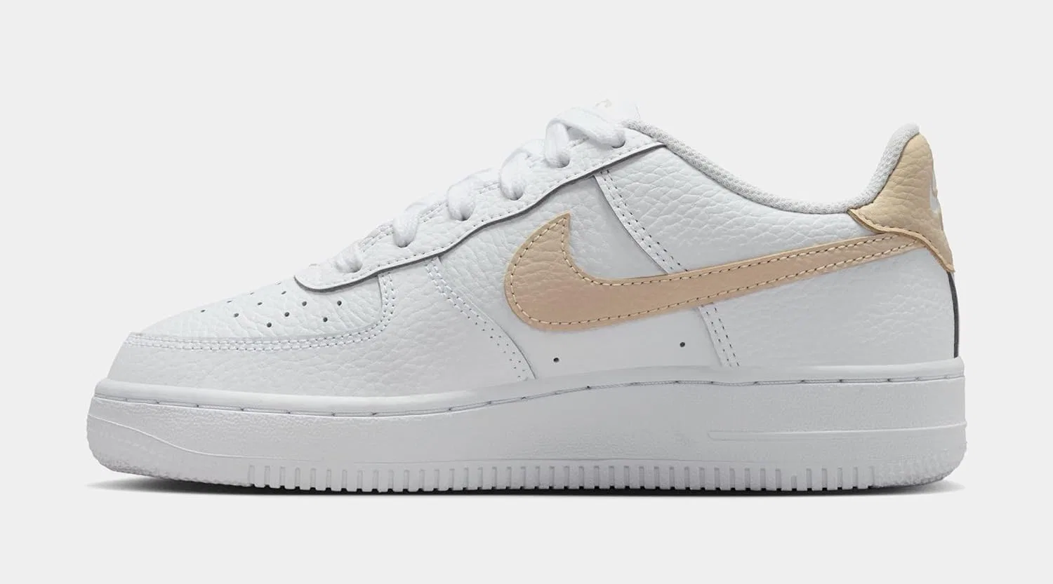Детские кроссовки для девочек Nike Air Force 1 Grade School Lifestyle Shoes (White/Rattan) Nike, White/Rattan — фото 3
