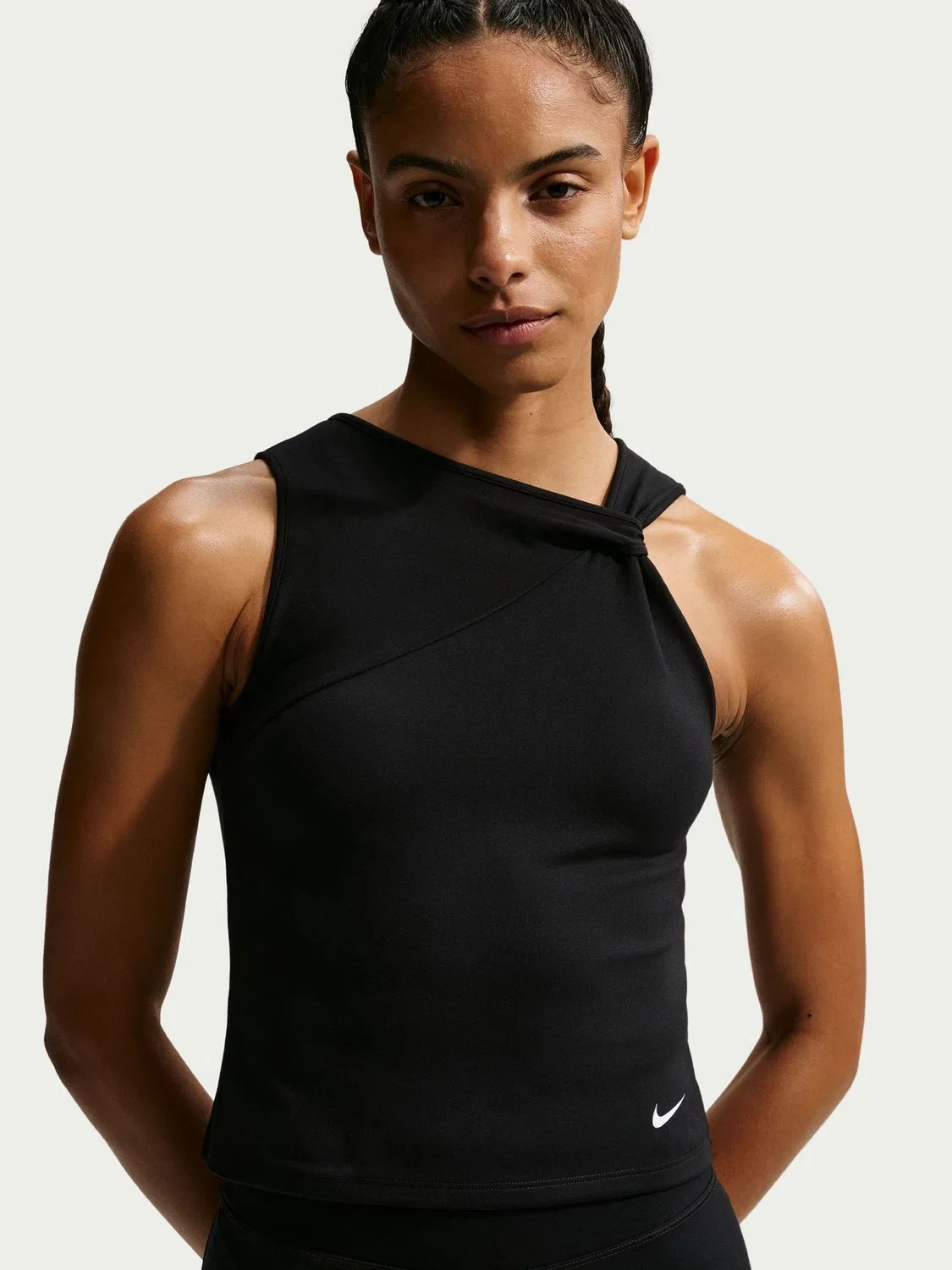 Топ Nike One Dri-FIT с закрученной деталью Nike, черный