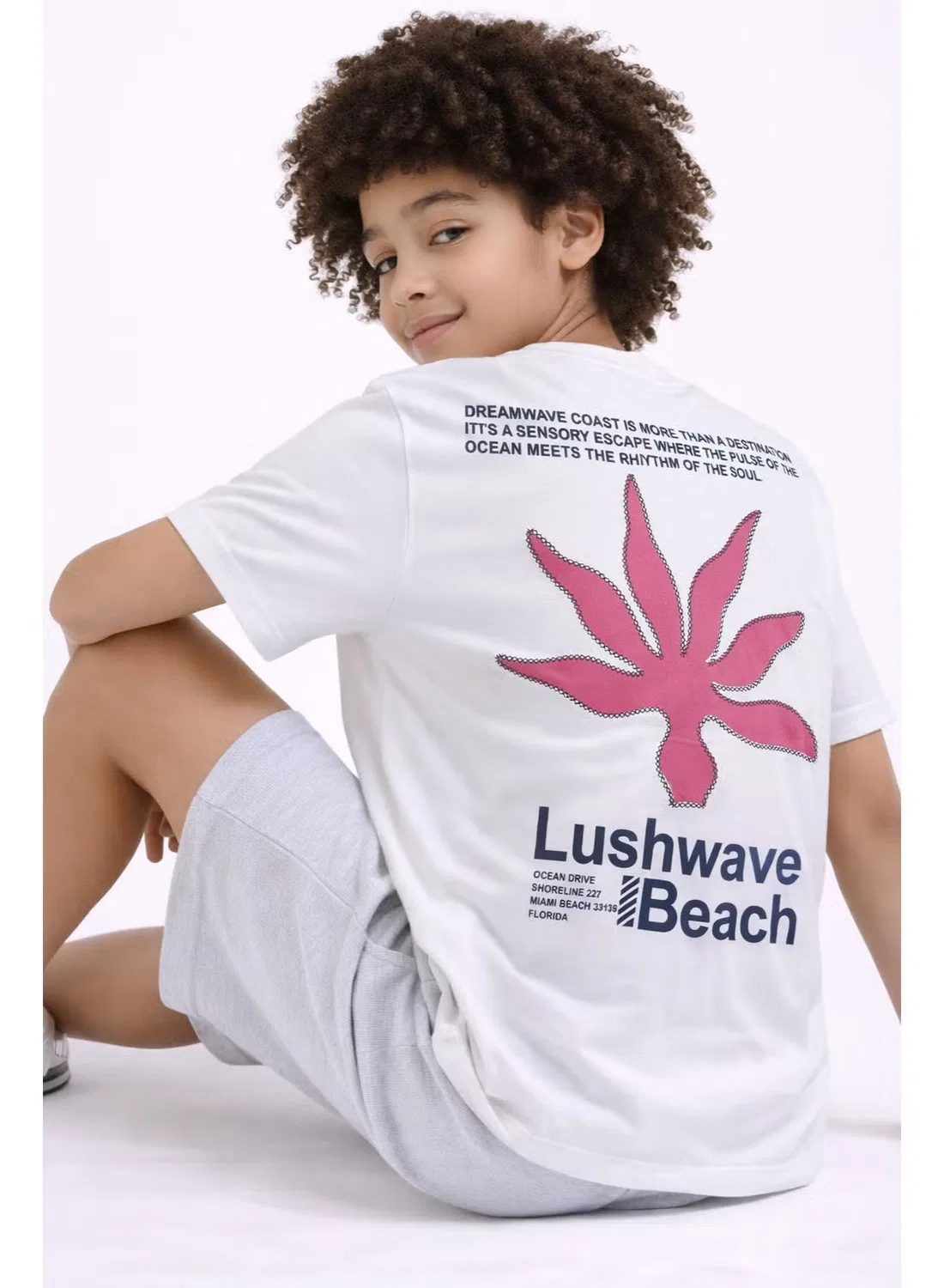 Футболка свободного кроя с принтом Lushwave Beach Victor And Jane, кремовый