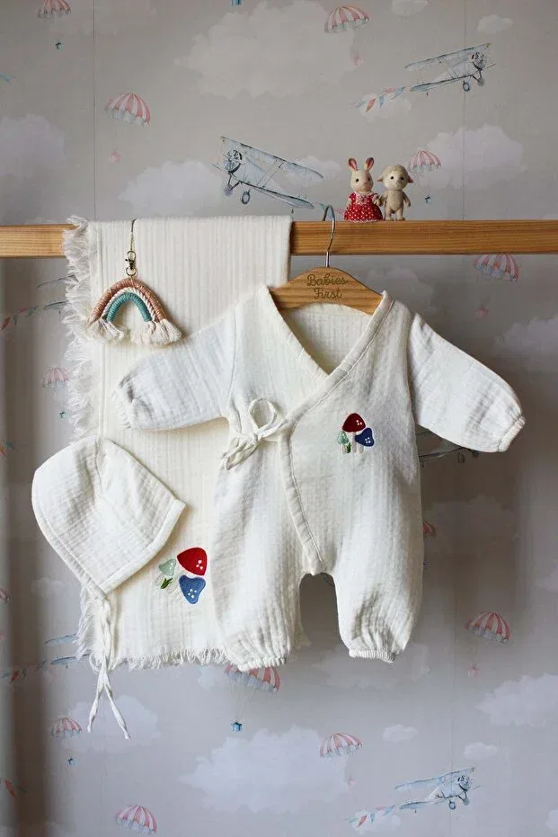 Детский комплект из муслина с вышивкой Mushroom embroidery Babiesfirst, White