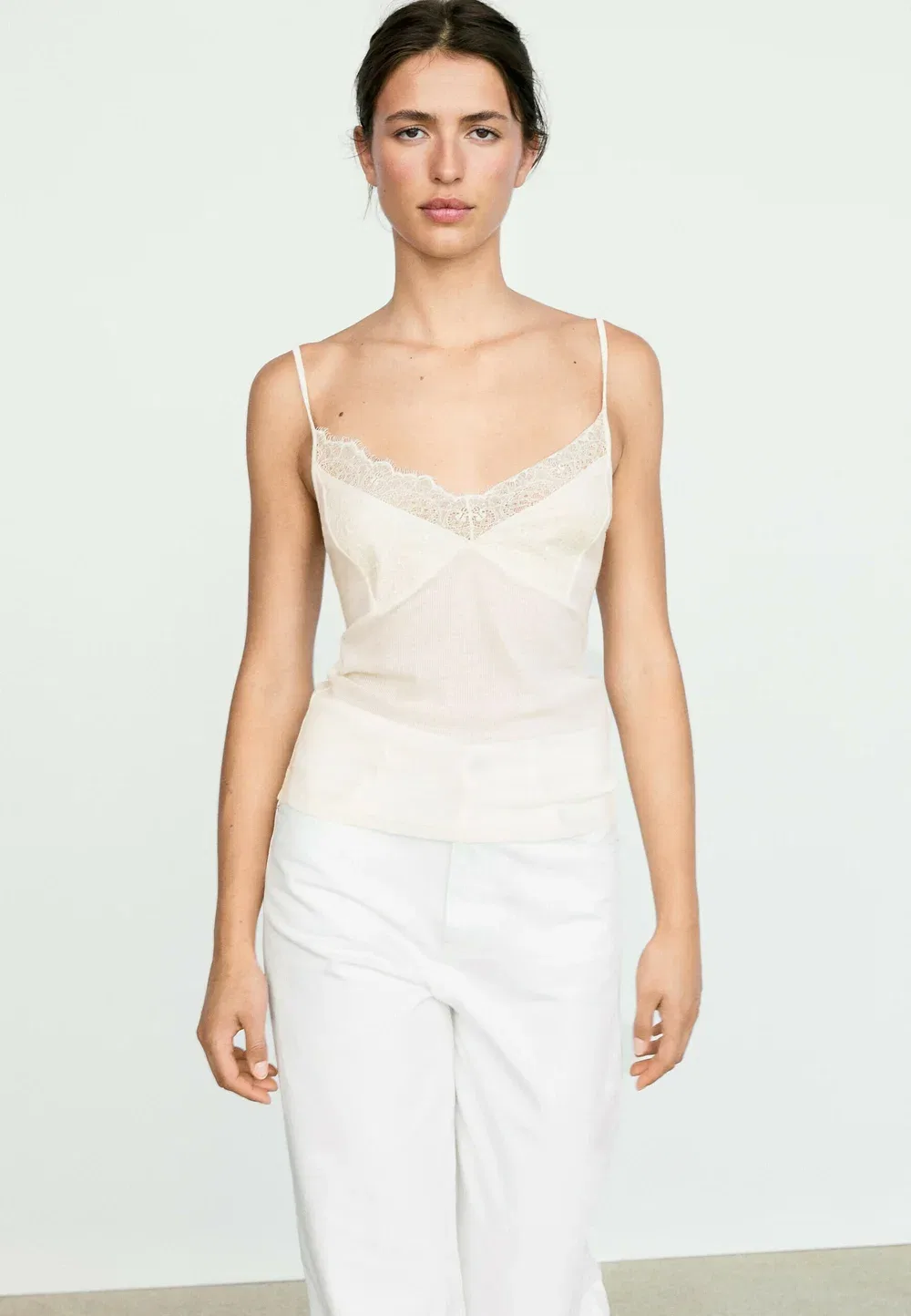 Топ на бретельках с кружевной отделкой - топ Massimo Dutti, White