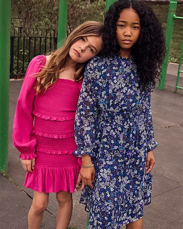Детское платье для девочек с принтом Laila Long Sleeved Smocked Dress KatieJ NYC, Shocking Pink — фото 3