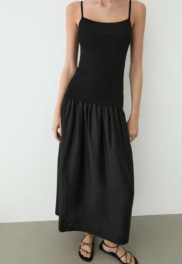 Платье миди с комбинированными бретелями, рифленая ткань, Combined strap midi dress, Massimo Dutti, черный