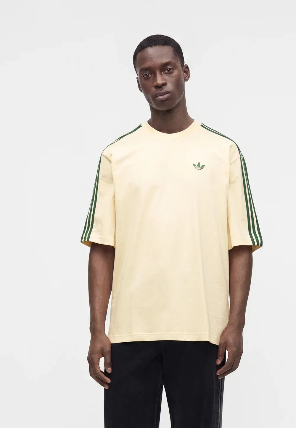 Футболка унисекс - базовая футболка Adidas Originals, Warm Vanilla/Collegiate Green