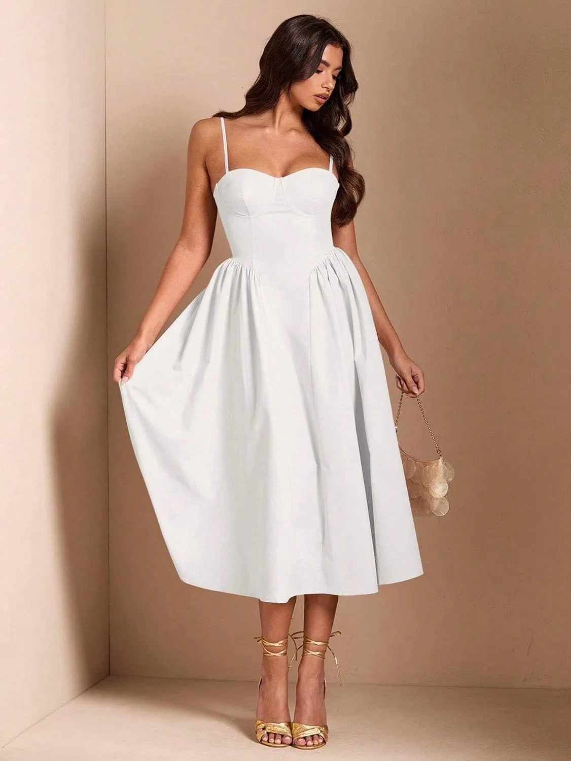 Женское элегантное платье с открытой спиной на бретелях, White — фото 4