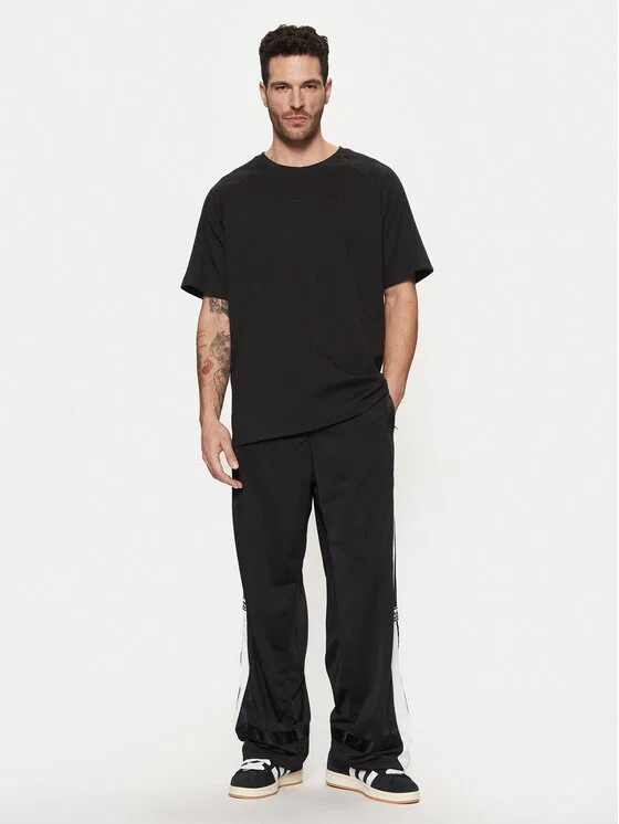 Футболка loose fit Premium Essentials Adidas, черный — фото 2