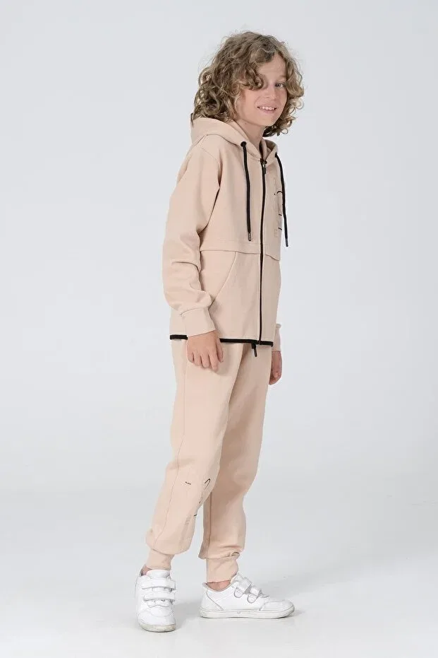 Детский комплект спортивного костюма для мальчиков с принтом Pique Fabric Zippered Hooded Print Detailed Double Pocket Tracksuit Set Black One, Beige — фото 3
