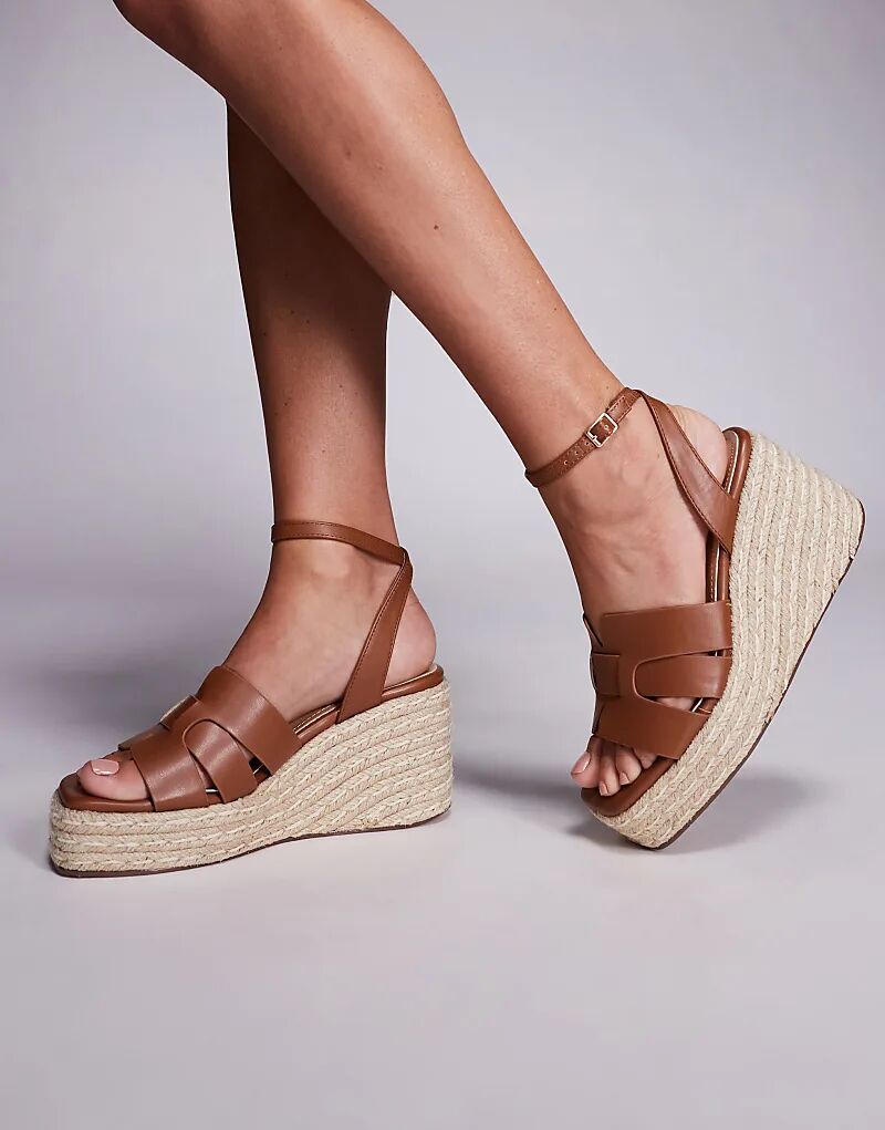 Босоножки на танкетке SIMMI Shoes Bellamy бежевого цвета
