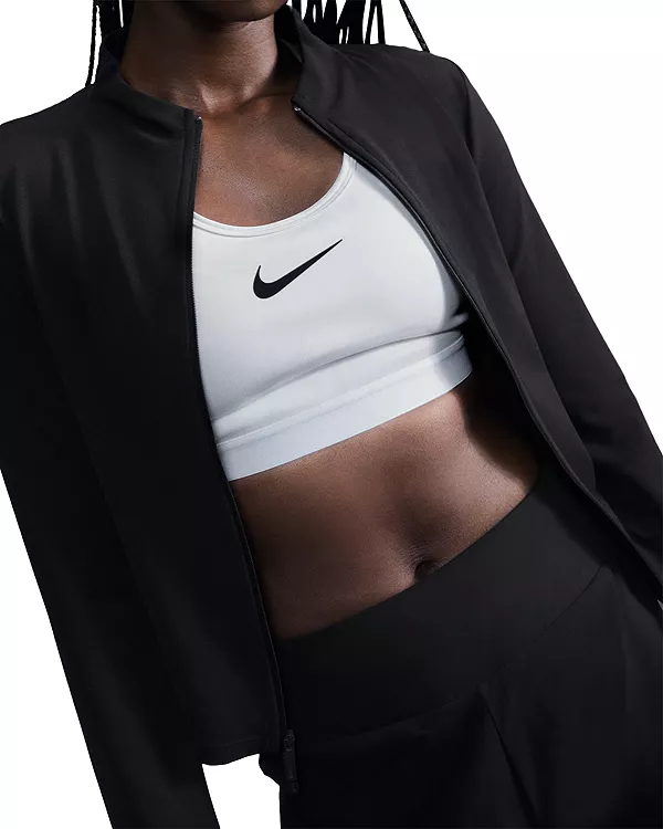 

Куртка с высоким воротником, длинными рукавами и застежкой-молнией спереди. Nike, черный