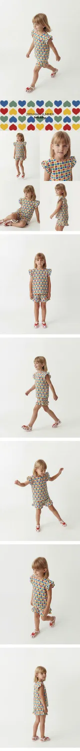 Детский комплект из блузки с короткими рукавами и шорт Rainbow Heart Poly Seersucker от Belita&Boys — фото 2