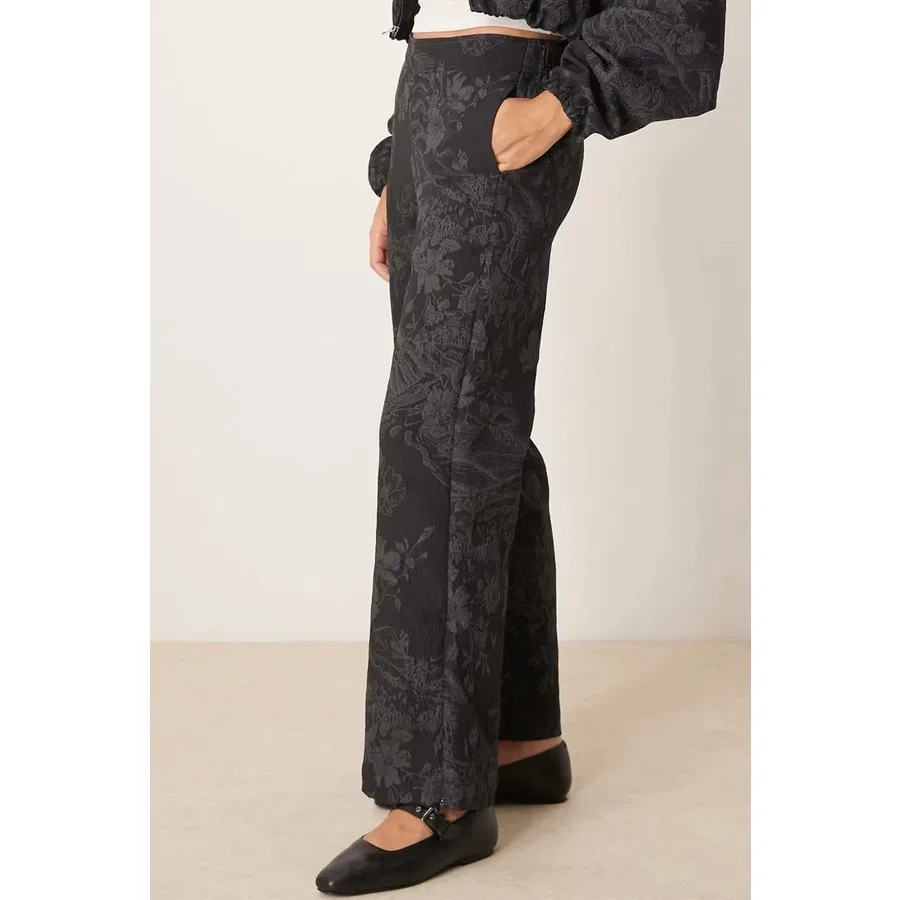 Женские спортивные брюки с принтом Sportswear Collection Jacquard Tracksuit Bottoms Nike, Черный — фото 3